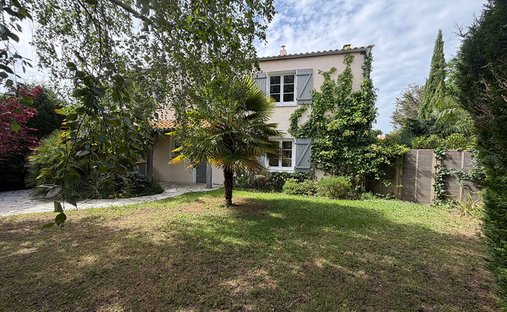 Villa in Centre, Basse-Goulaine, France 1