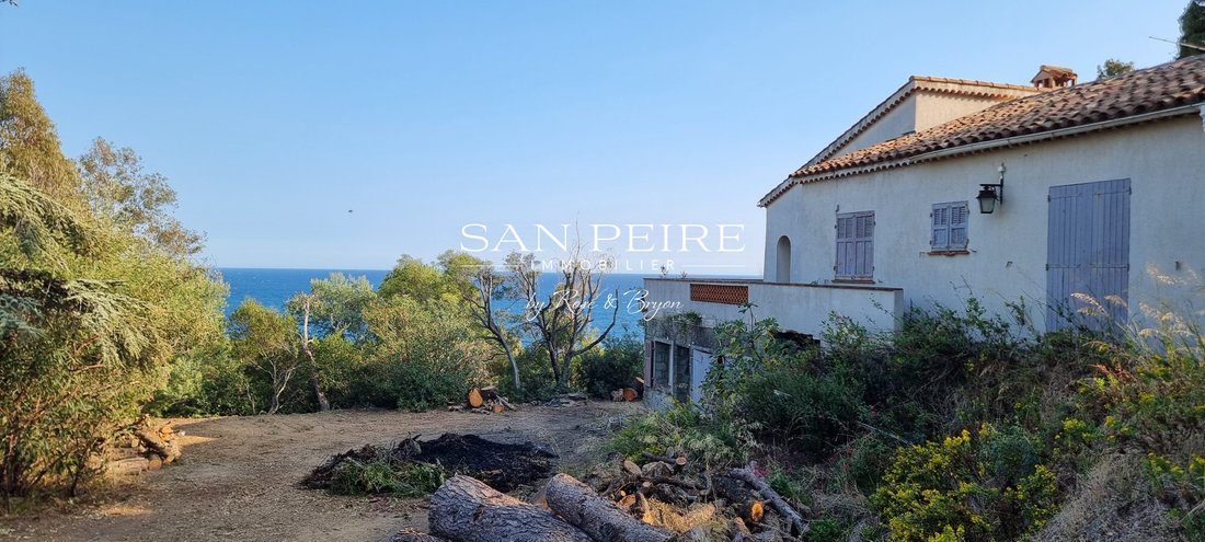 Villa in Les Issambres, Roquebrune-sur-Argens, France 1 - 16382359