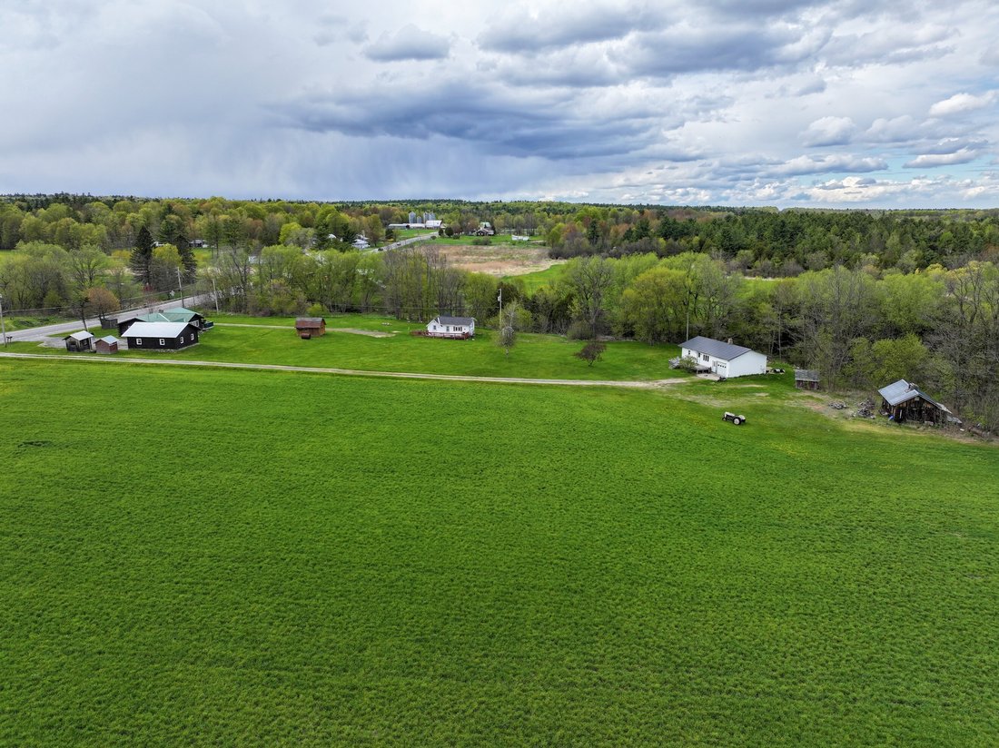 Farm Ranch in West Chazy, New York, United States 3 - 18090784