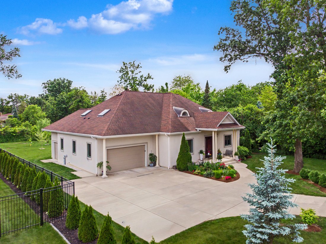 House in Wood Dale, Illinois, United States 2 - 18101361