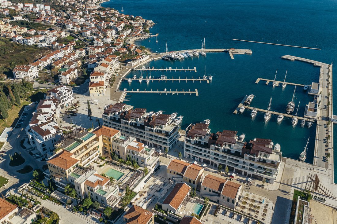 Apartment in Kumbor, Herceg Novi Municipality, Montenegro 2 - 17388726