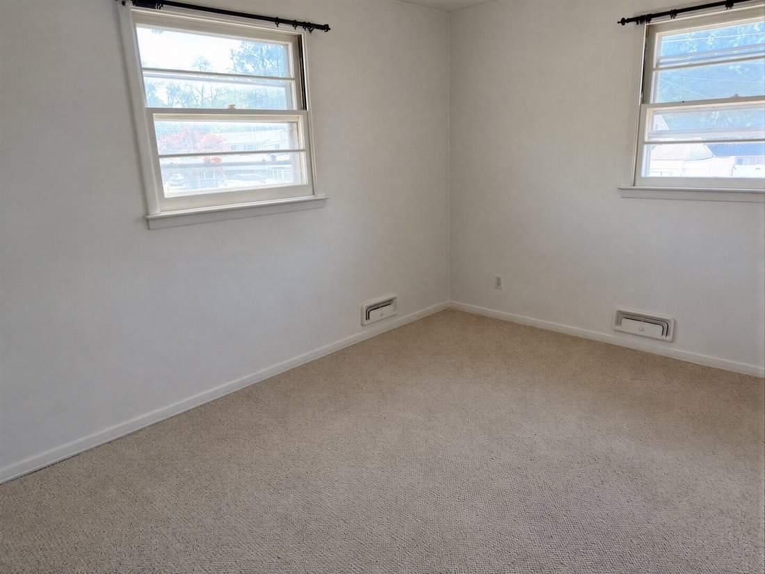 House in Saddle Brook, New Jersey, United States 5 - 18082848