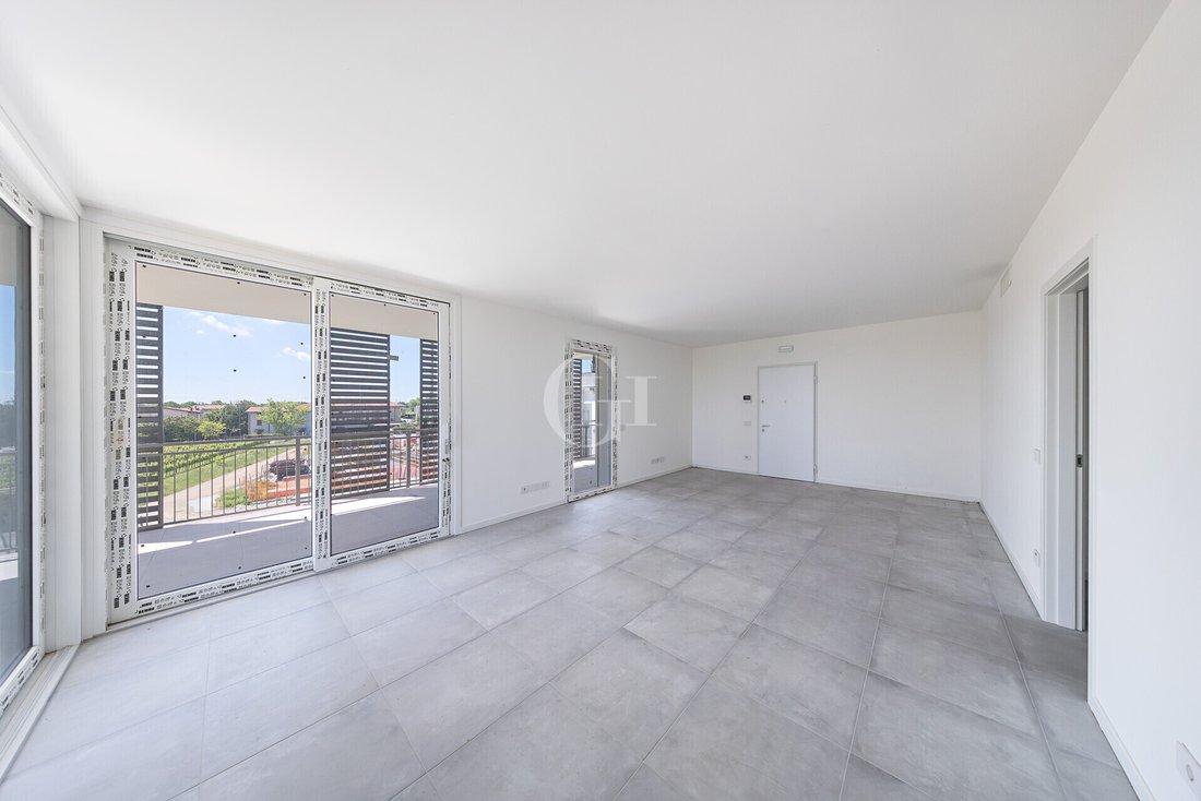 Apartment in Rivoltella, Desenzano del Garda, Lombardy 3 - 16089304