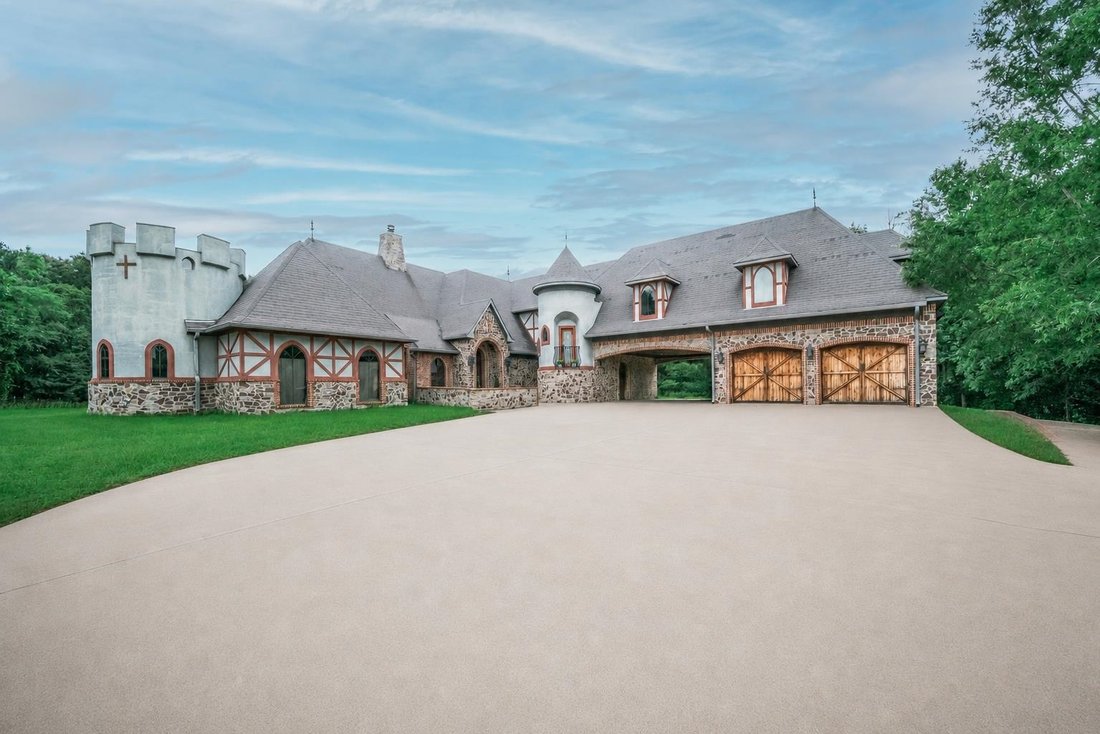 House in Gilmer, Texas, United States 2 - 18102296
