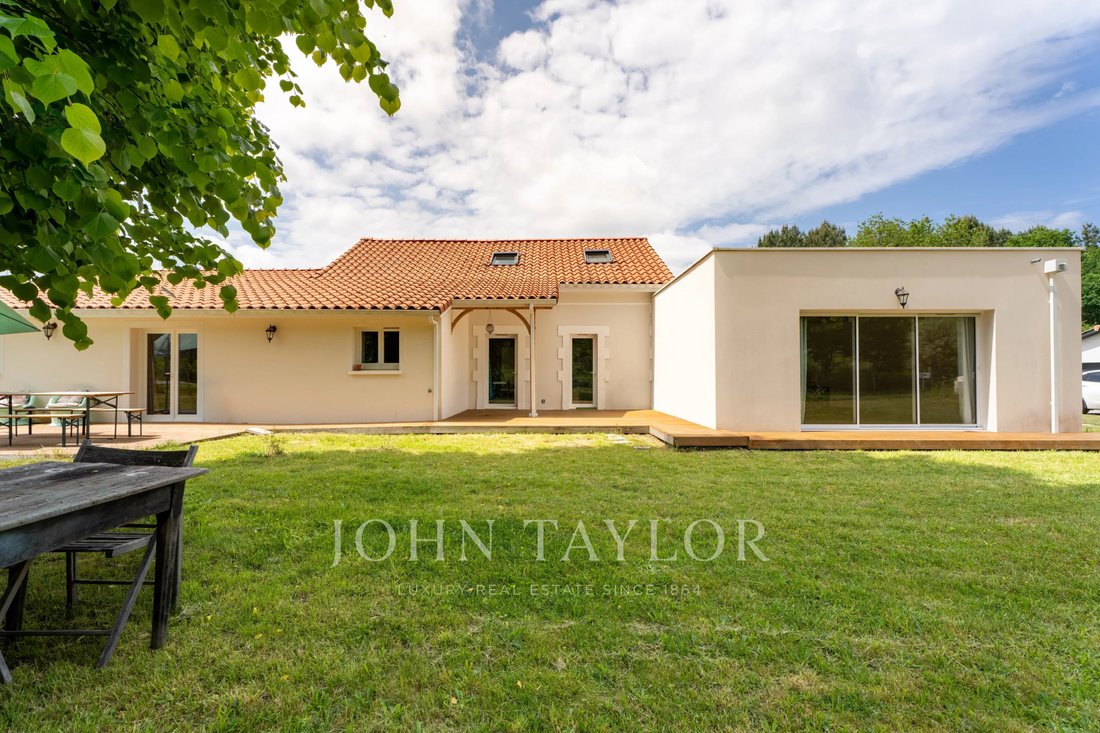 House in Parentis-en-Born, Nouvelle-Aquitaine, France 1 - 18093871