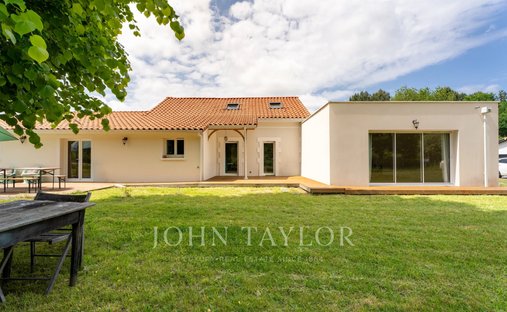 House in Parentis-en-Born, Nouvelle-Aquitaine, France 1