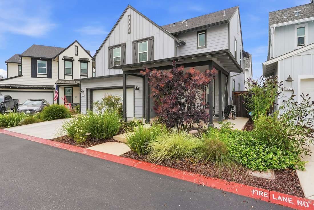 Folsom, California, United States 2 - 18090745