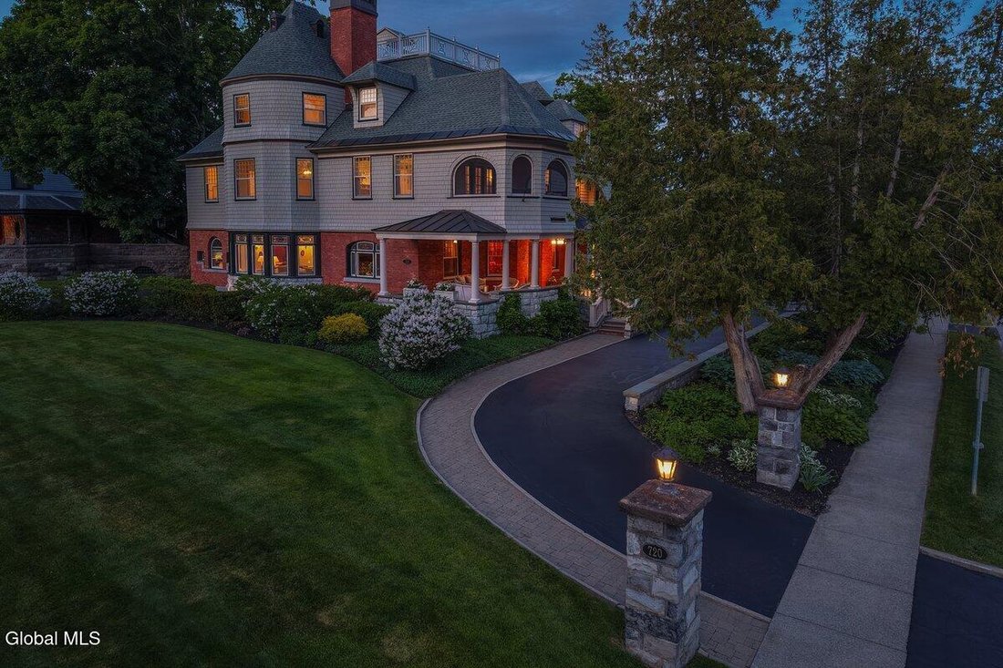 House in Saratoga Springs, New York, United States 1 - 18104702