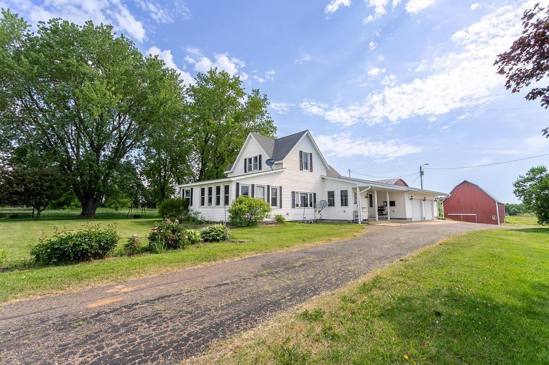 House in Cleveland, Wisconsin, United States 3 - 18094804