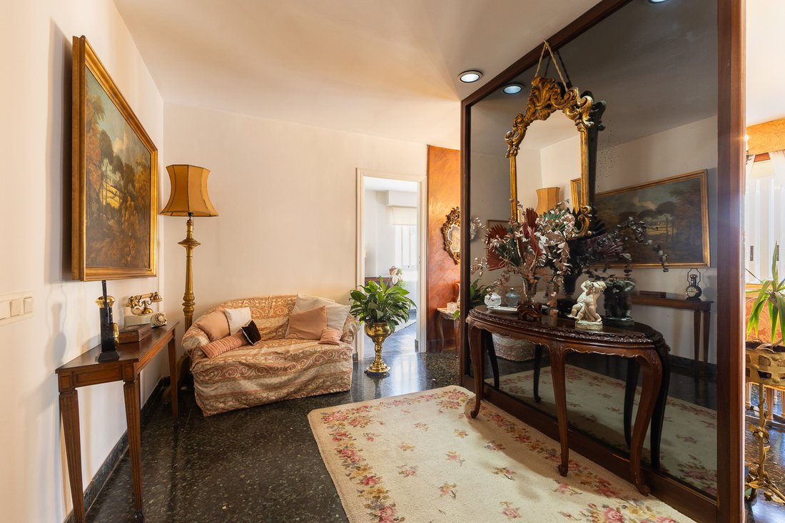 Apartment in Ciutat Vella, Valencia, Spain 2 - 18096623