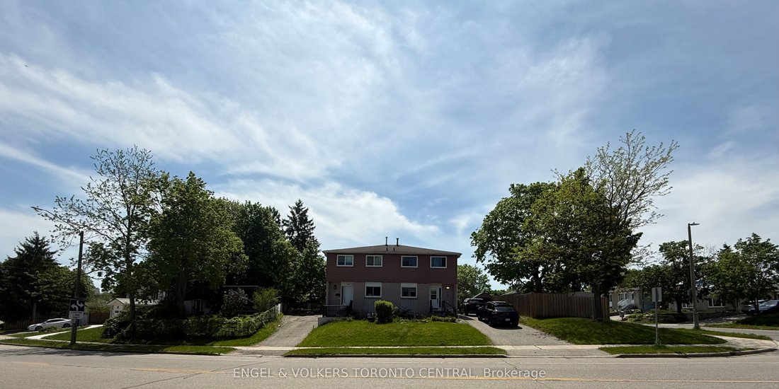 House in Guelph, Ontario, Canada 1 - 18103271