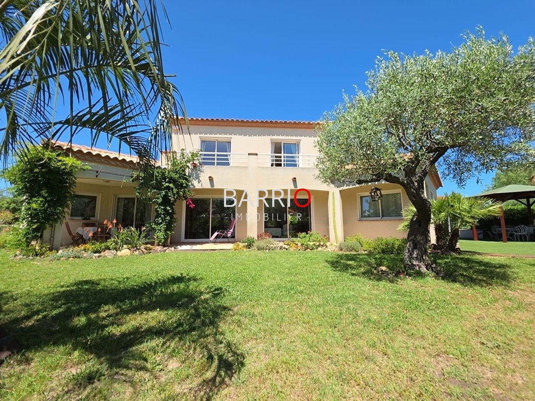 Villa in Argelès-sur-Mer, Occitania, France 1 - 18097594
