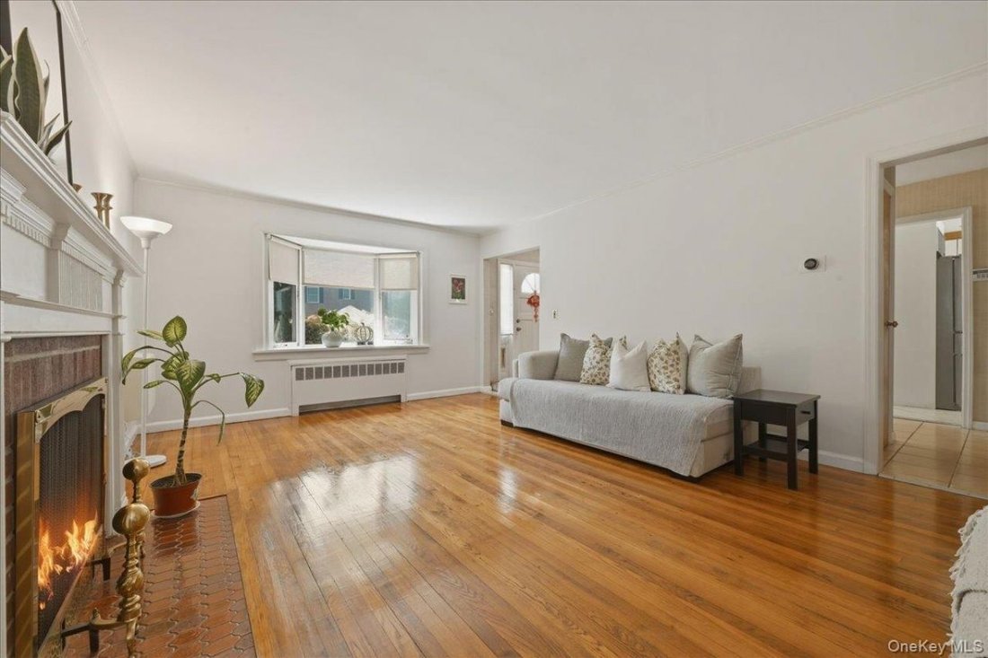 House in Garden City, New York, United States 3 - 18097428