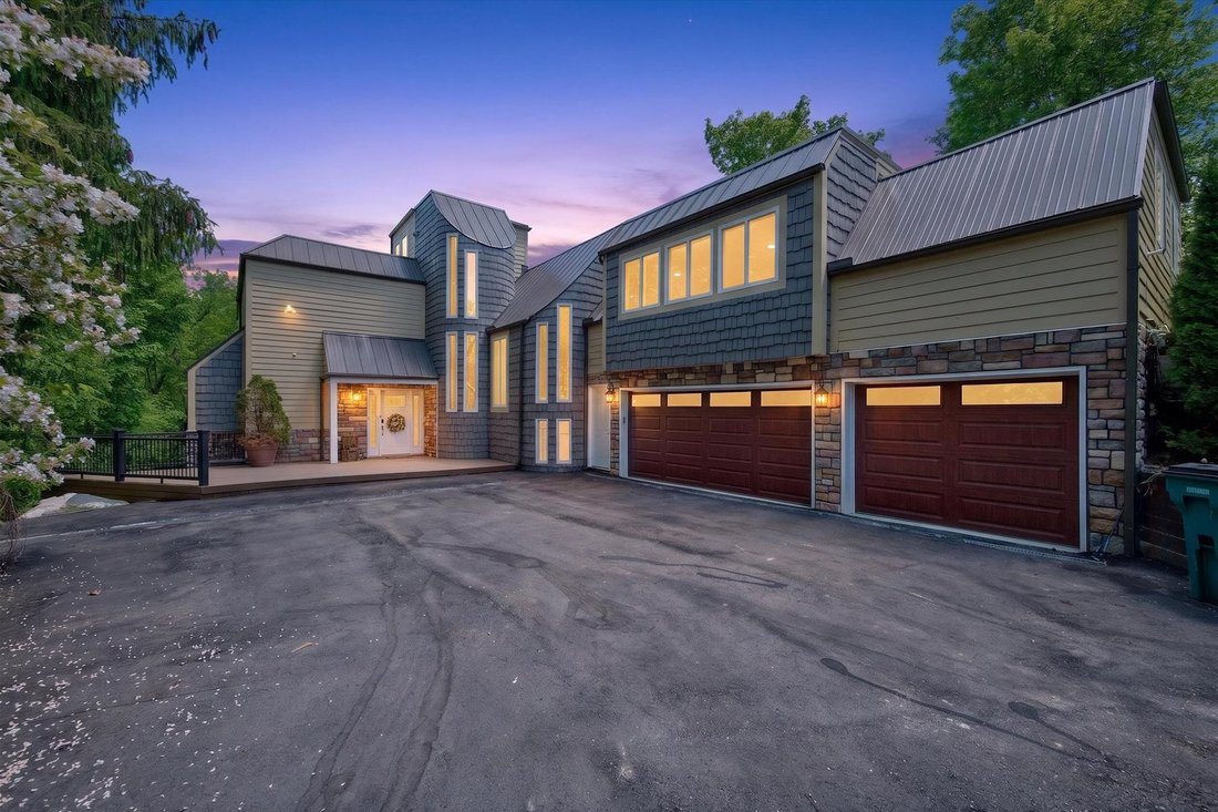 House in Beverly Hills, Michigan, United States 1 - 18093583