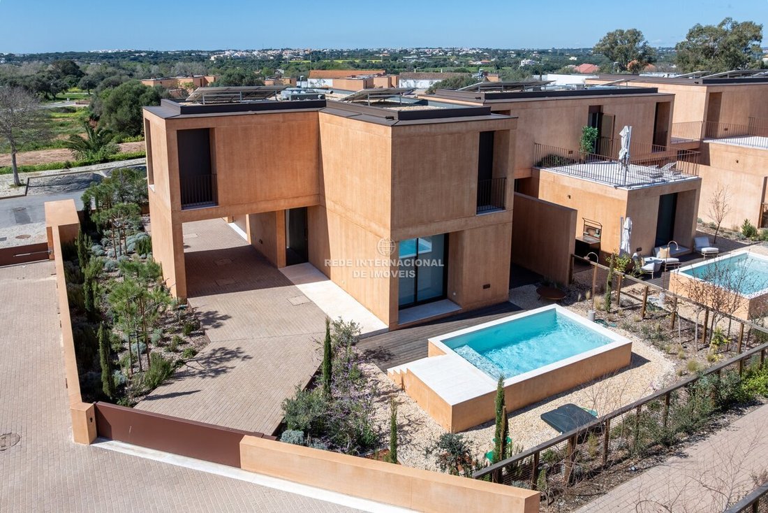 House in Vilamoura, Quarteira, Algarve 1 - 17803467