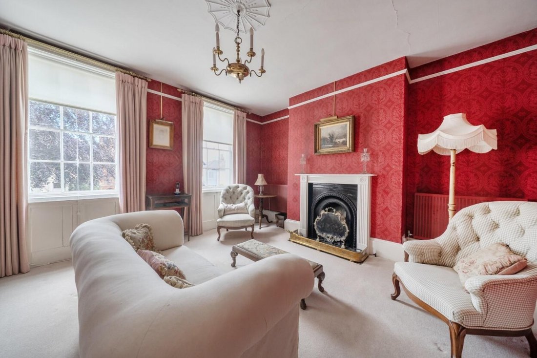 House in Windsor, England 4 - 18091318