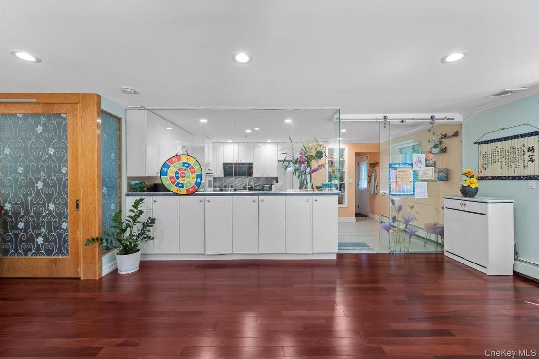 House in Jericho, New York, United States 5 - 18100858