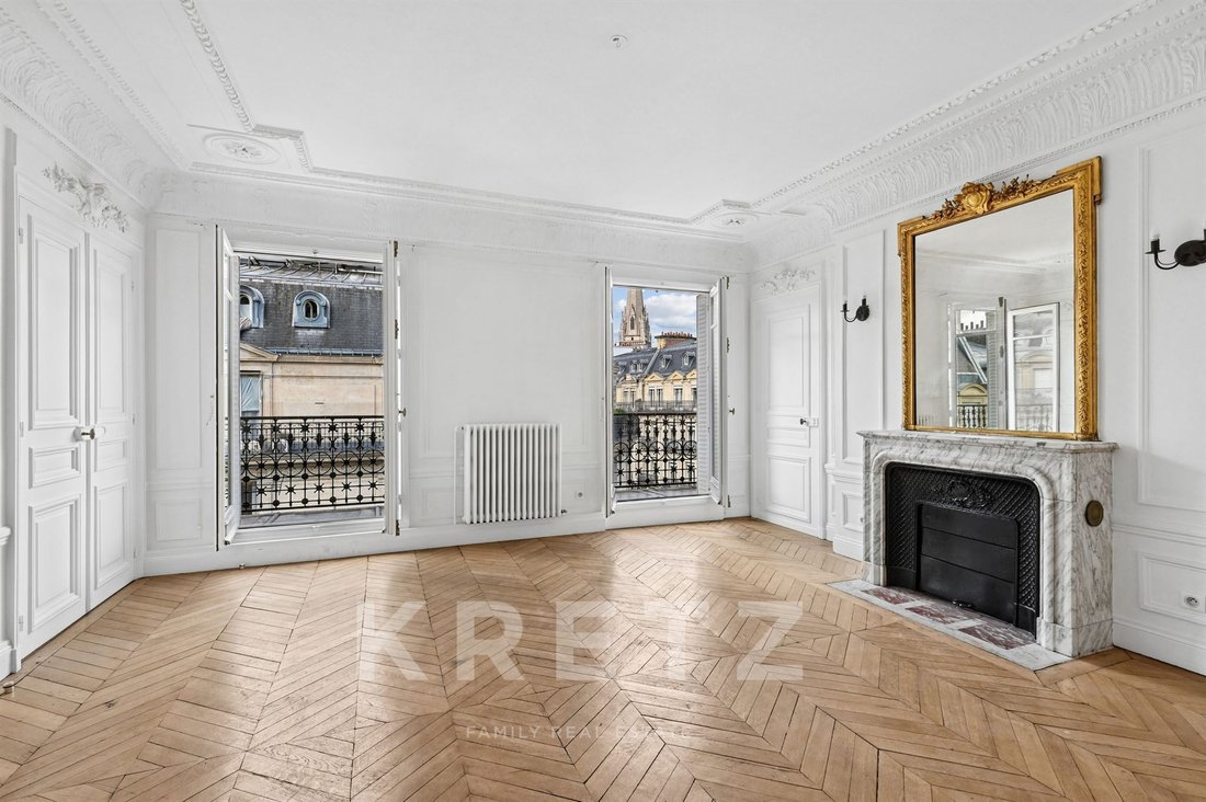 Apartment in Triangle d'Or, Paris 8e Arrondissement, Paris 3 - 16394476