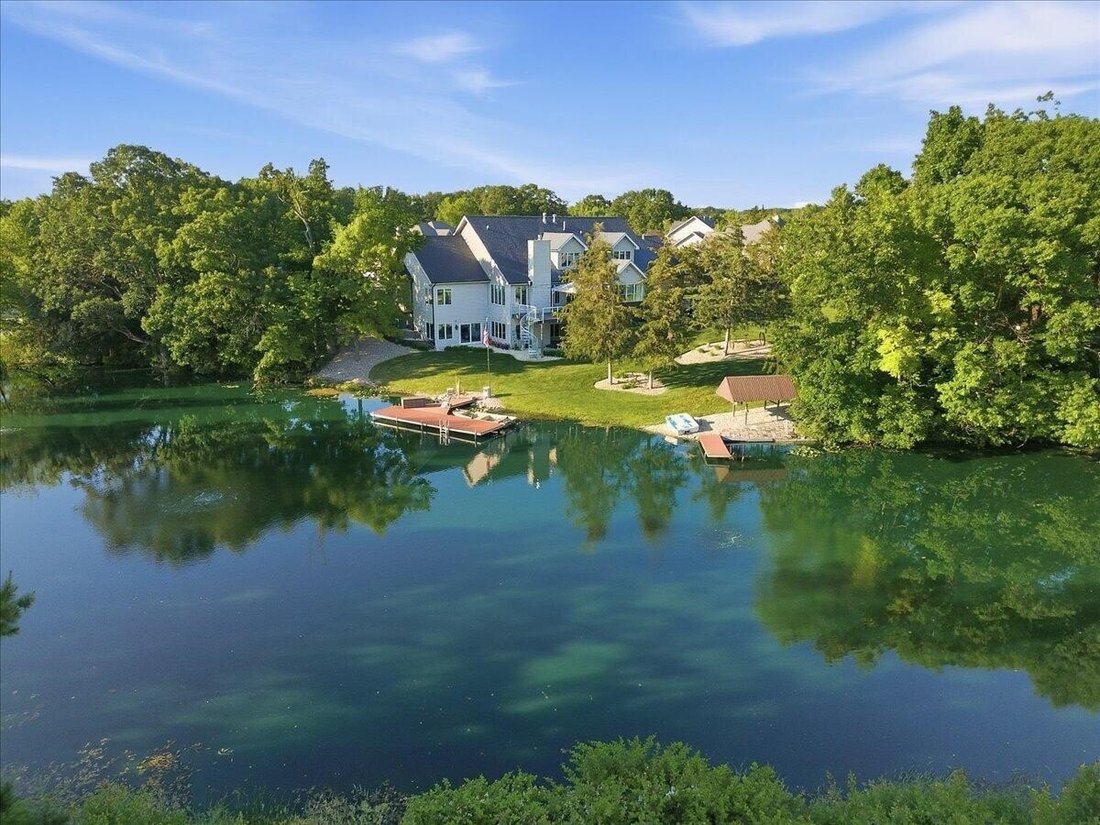 House in Crown Point, Indiana, United States 2 - 18104089