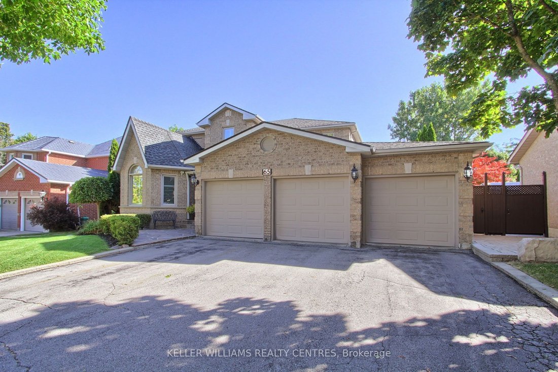House in Aurora, Ontario, Canada 3 - 18095935