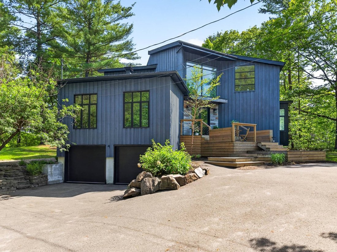 House in Chelsea, Quebec, Canada 1 - 18107822