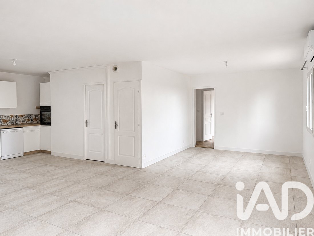 Apartment in Basses-Barolles, Saint-Genis-Laval, France 1 - 18097214