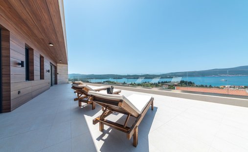 Villa in Tivat, Tivat Municipality, Montenegro 1