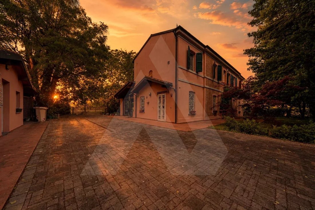 Villa in Villafranca di Forli, Forlì, Emilia-Romagna 2 - 16562231