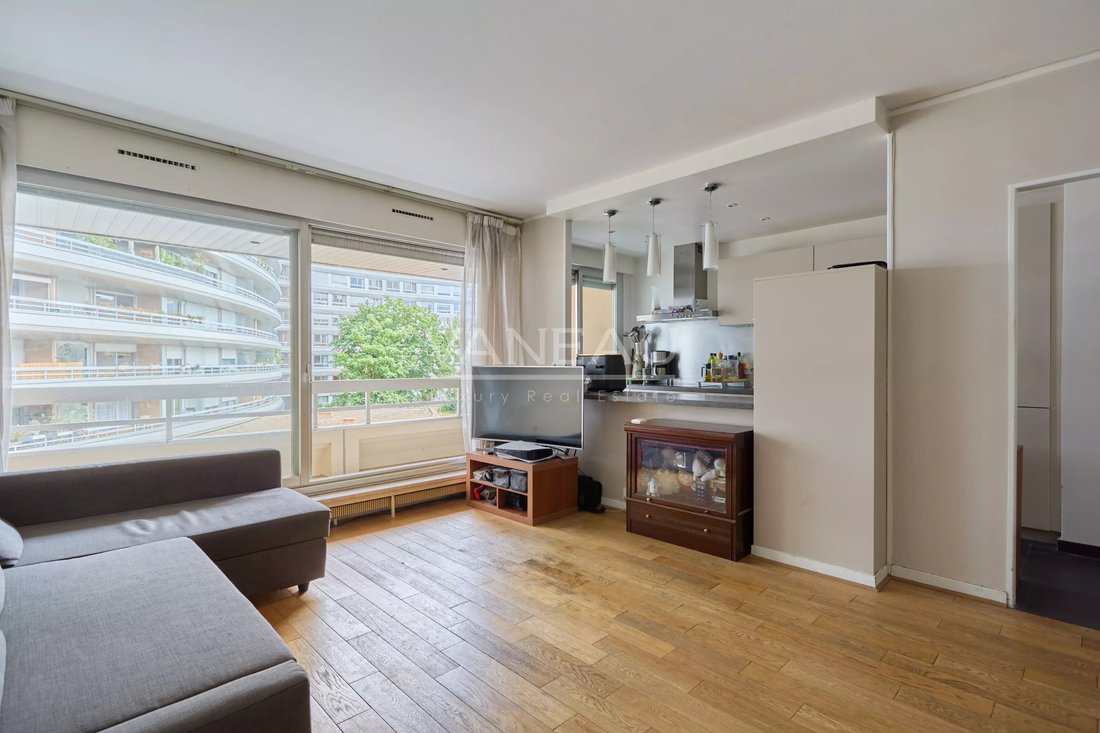 Apartment in Cambronne-Garibaldi, Paris 15e Arrondissement, Paris 1 - 18093370