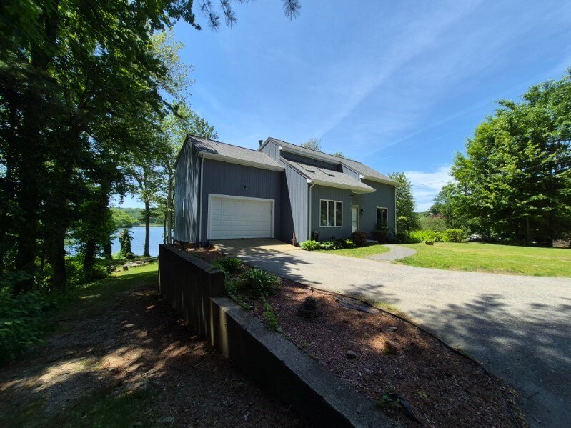 House in Johnston, Rhode Island, United States 4 - 17695789