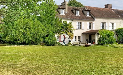 House in Senlis, Hauts-de-France, France 1