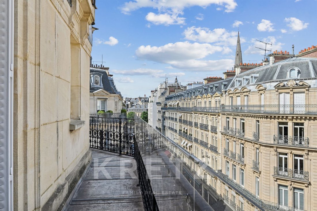 Apartment in Triangle d'Or, Paris 8e Arrondissement, Paris 2 - 16394476