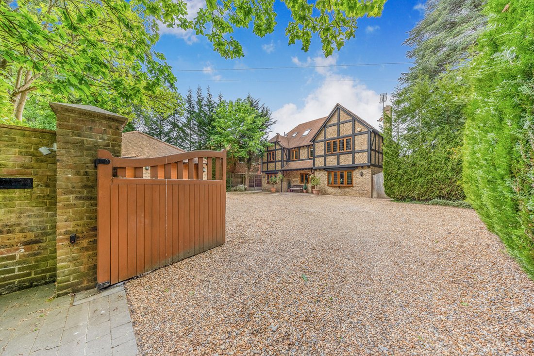 House in Wokingham, England 1 - 18096580