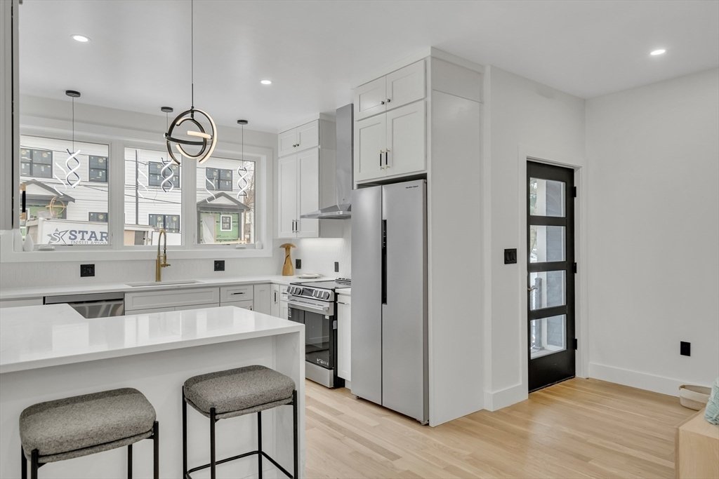 House in Watertown, Massachusetts, United States 4 - 18093047