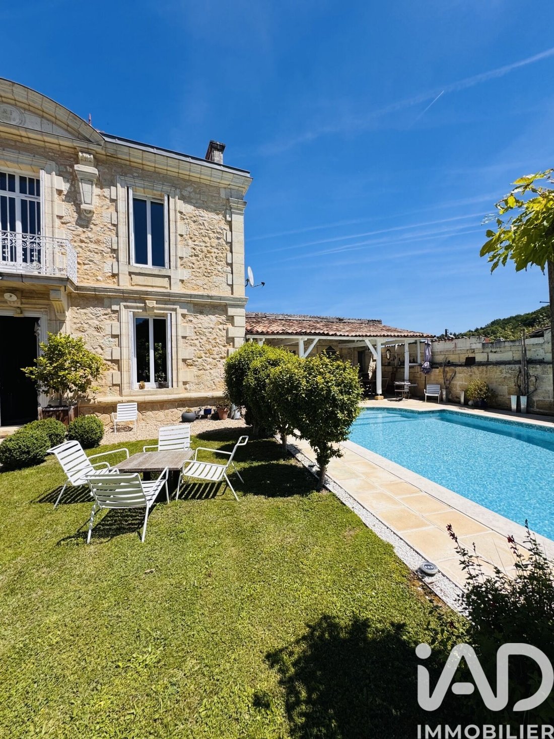 House in Saint-Jean-de-Blaignac, Nouvelle-Aquitaine, France 2 - 18097220