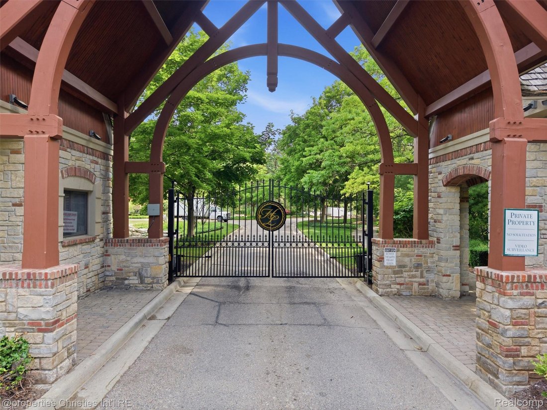 Condo in South Lyon, Michigan, United States 5 - 18099166