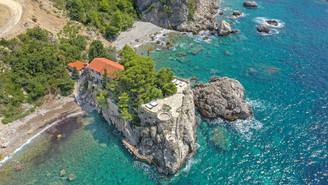 Villa in Rijeka Reževići, Budva Municipality, Montenegro 1 - 16862923