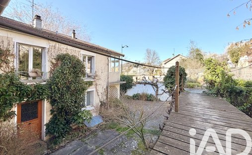 House in Jean Jaures, Le Plessis-Robinson, France 1