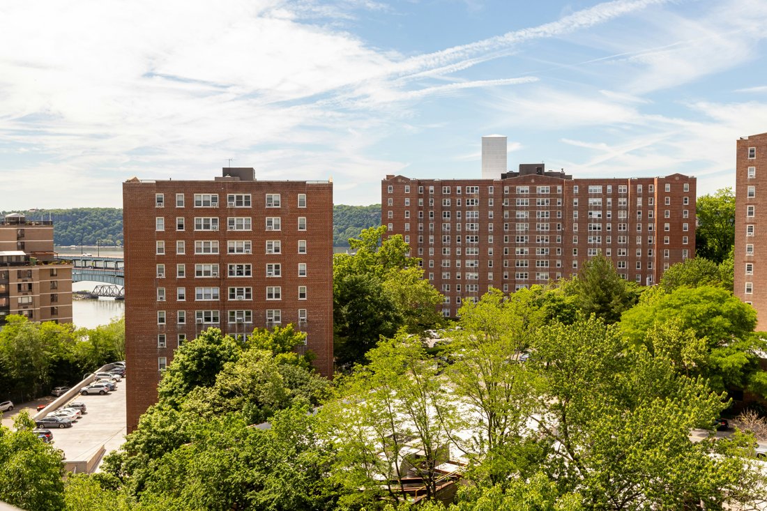 Co Op in New York, New York, United States 1 - 18084994