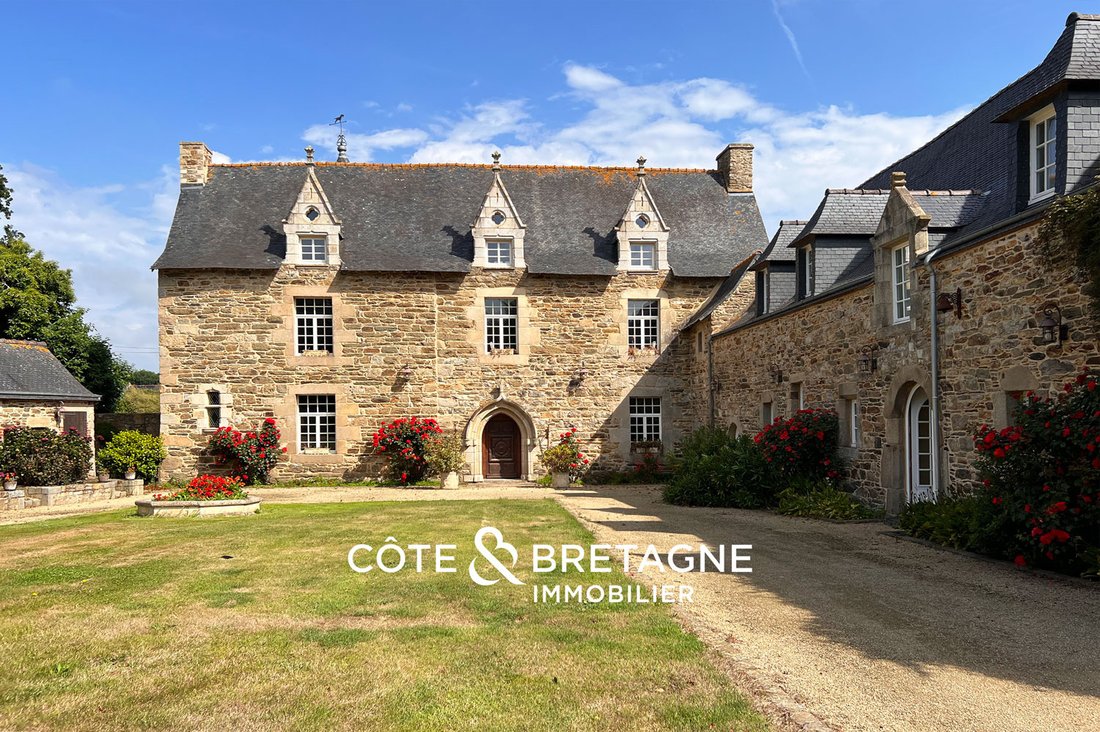 Castle in Tréguier, Brittany, France 2 - 18096507