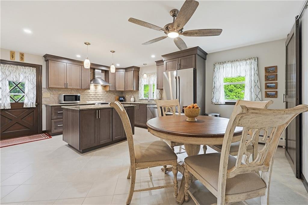 House in Bristol, Rhode Island, United States 2 - 18090893