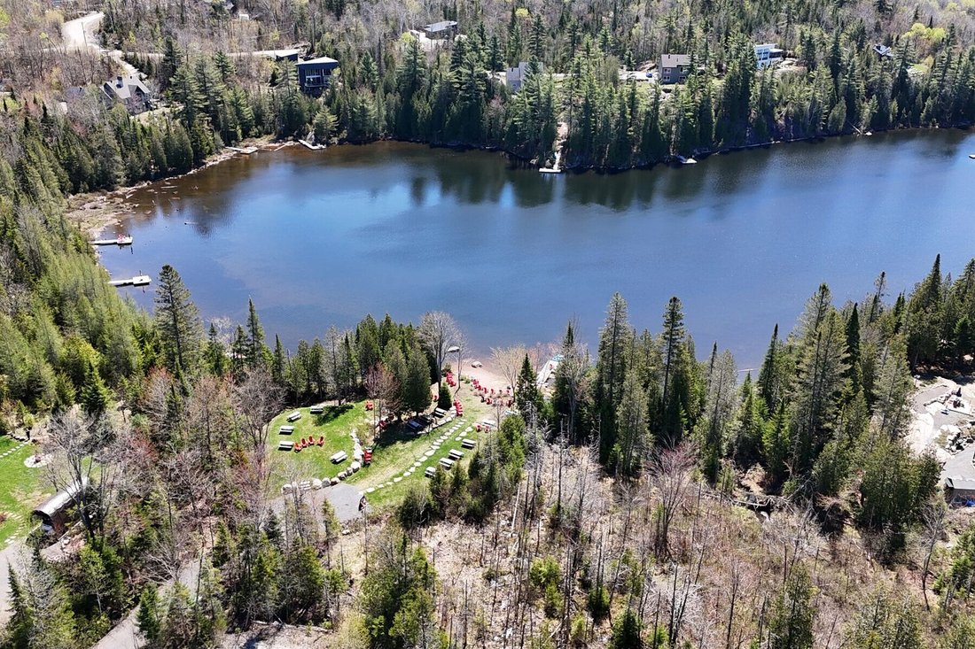 House in Sainte-Marguerite-du-Lac-Masson, Quebec, Canada 5 - 18039903