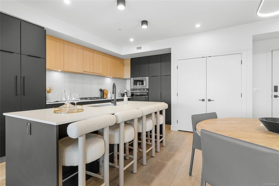 Condo in Langford, British Columbia, Canada 3 - 18096318