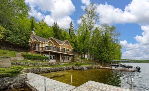 House in La Minerve, Quebec, Canada 1