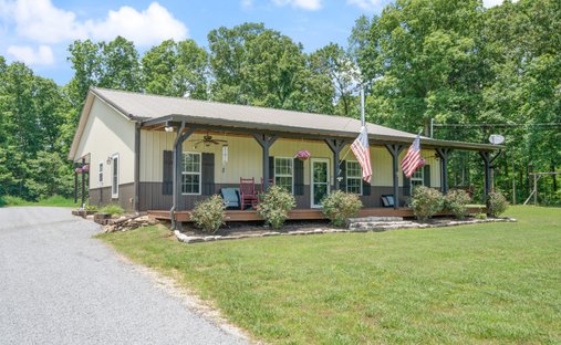 House in McEwen, Tennessee, United States 1