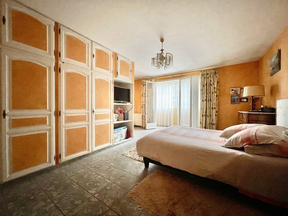 House in Neuilly-Plaisance, Ile-de-France, France 4 - 18097675