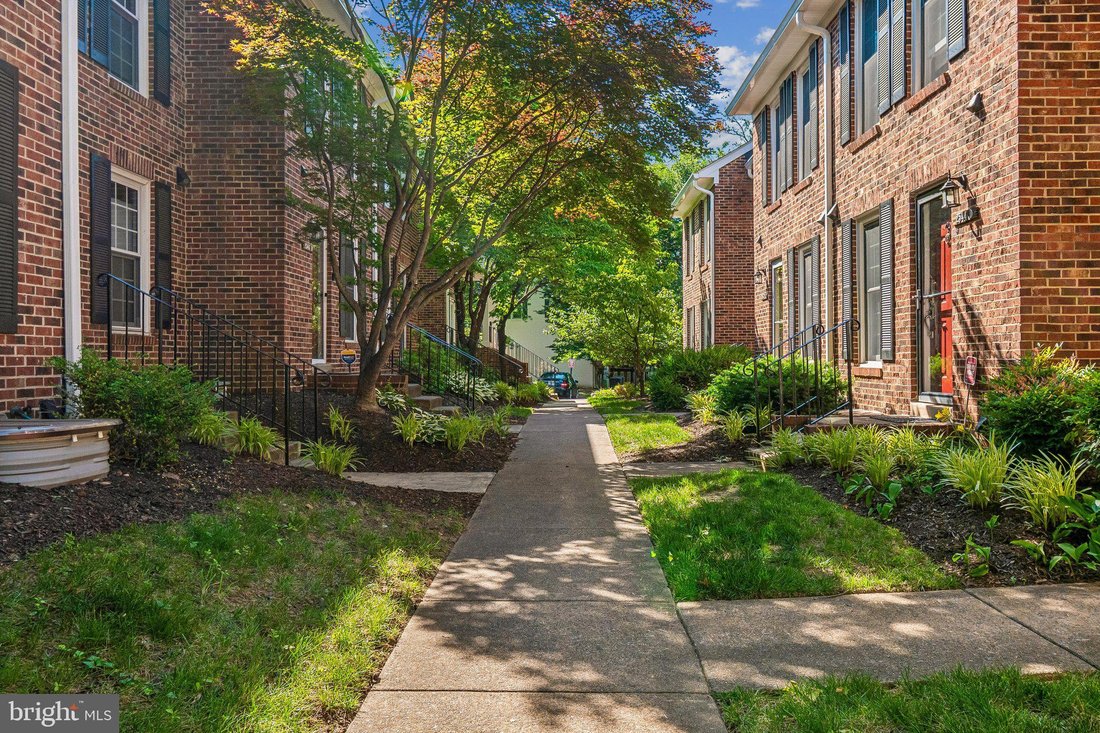 House in Arlington, Virginia, United States 4 - 18098876