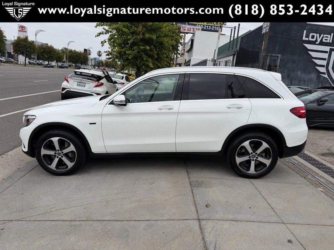 Suv in Van Nuys, CA, United States 4 - 18103858