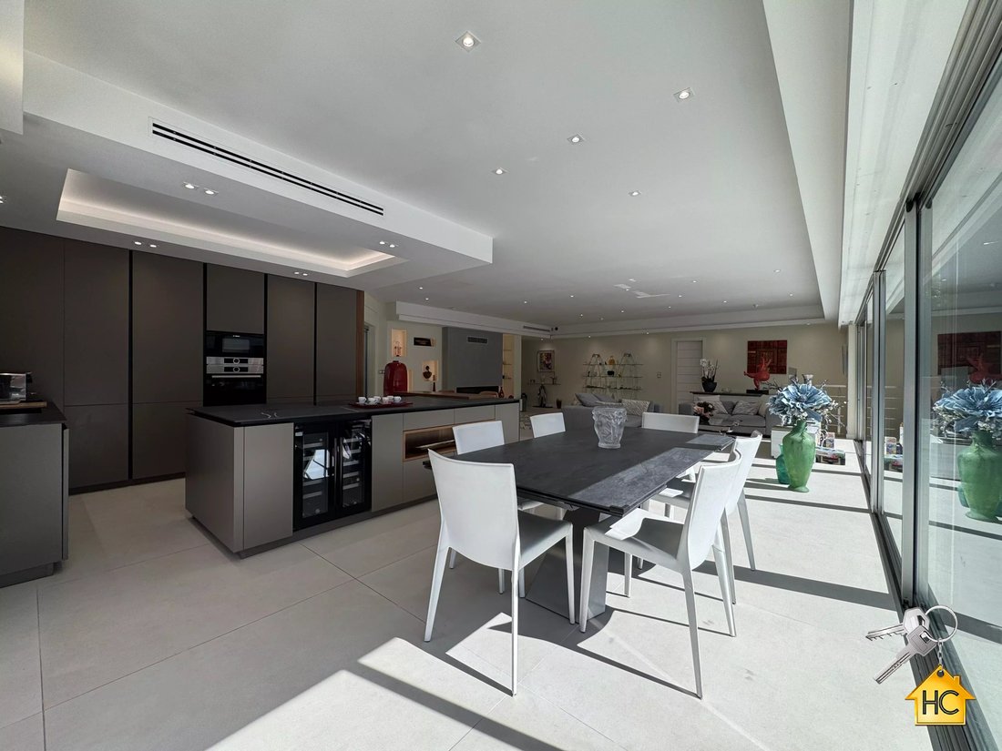 Villa in Mougins, Provence-Alpes-Côte d'Azur, France 4 - 18101682