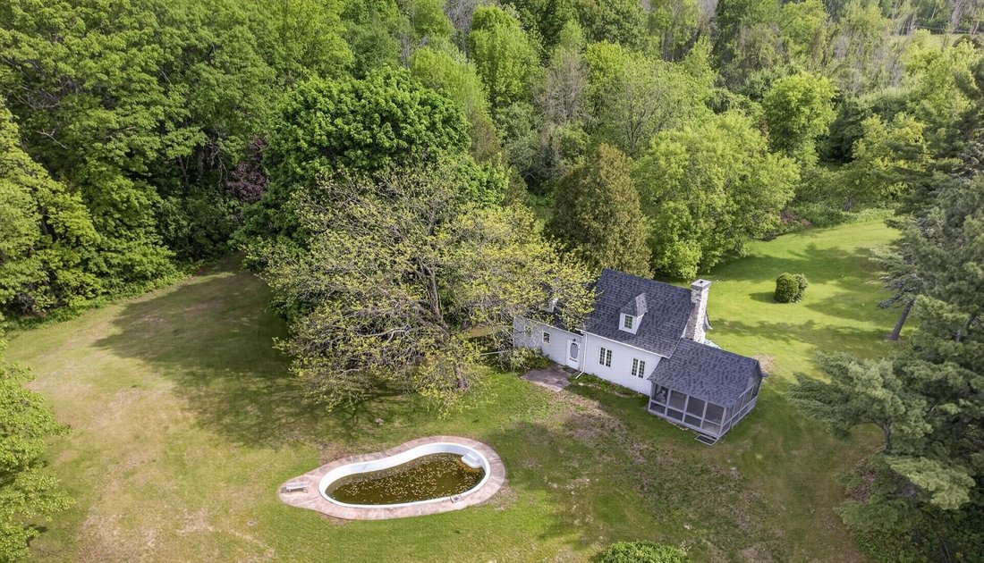 House in Oka, Quebec, Canada 3 - 18107819
